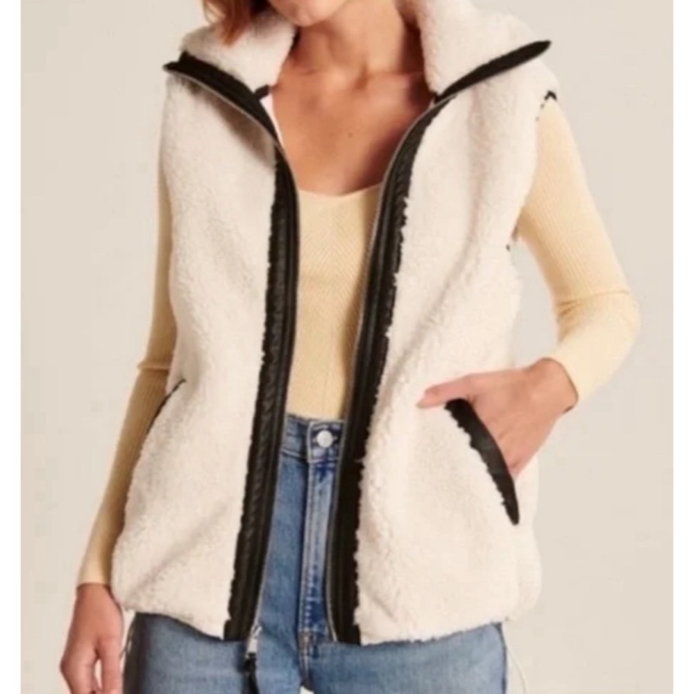 Abercrombie & Fitch White and Black Vest